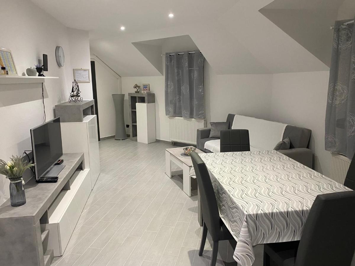 Apartman Galerija Оґулин Екстер'єр фото
